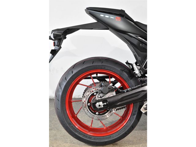 suzuki - gsx-8s