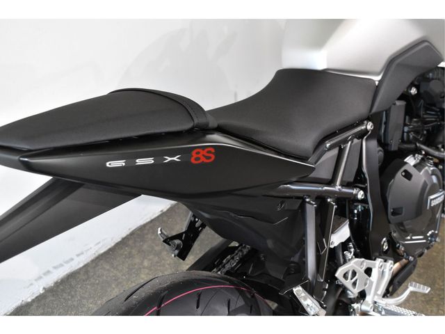 suzuki - gsx-8s