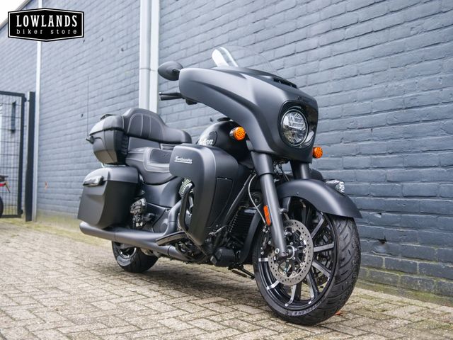 indian - roadmaster-dark-horse