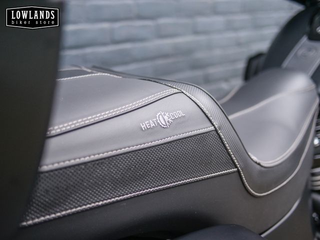 indian - roadmaster-dark-horse