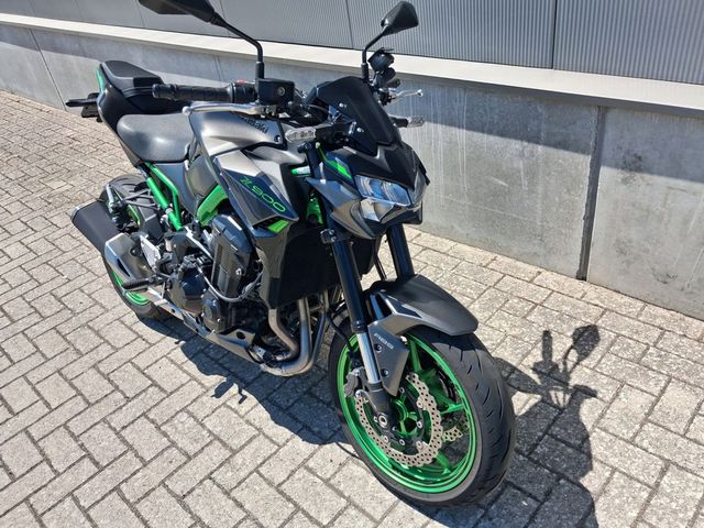 kawasaki - z900