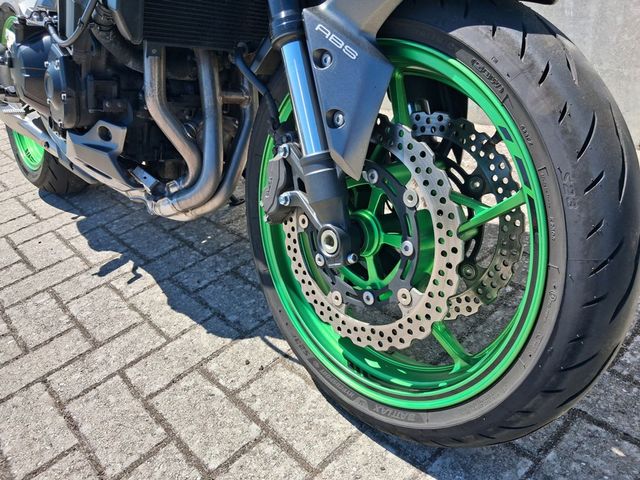 kawasaki - z900