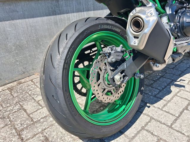 kawasaki - z900