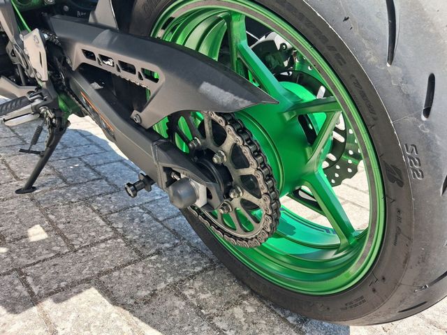 kawasaki - z900