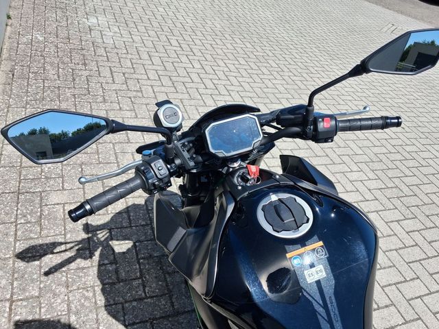 kawasaki - z900