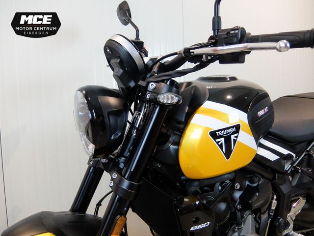 triumph - trident-660