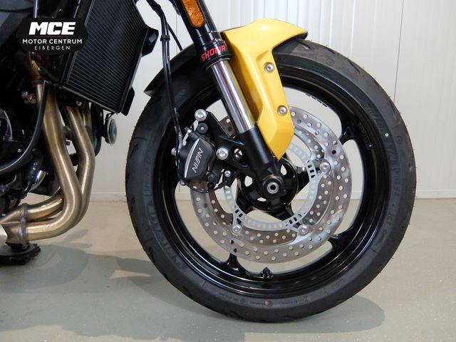 triumph - trident-660
