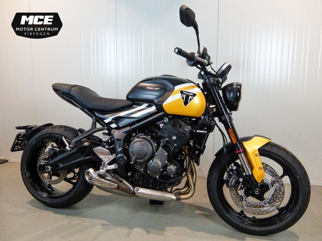 triumph - trident-660