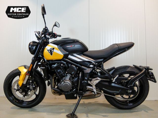 triumph - trident-660