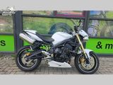 TRIUMPH STREET TRIPLE 675