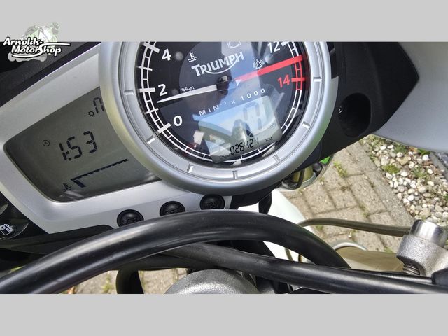 triumph - street-triple-675