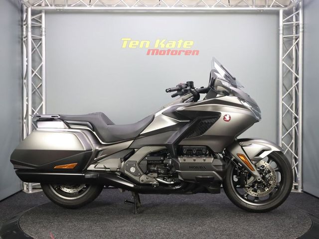honda - gl-1800-goldwing-f6b