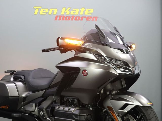 honda - gl-1800-goldwing-f6b