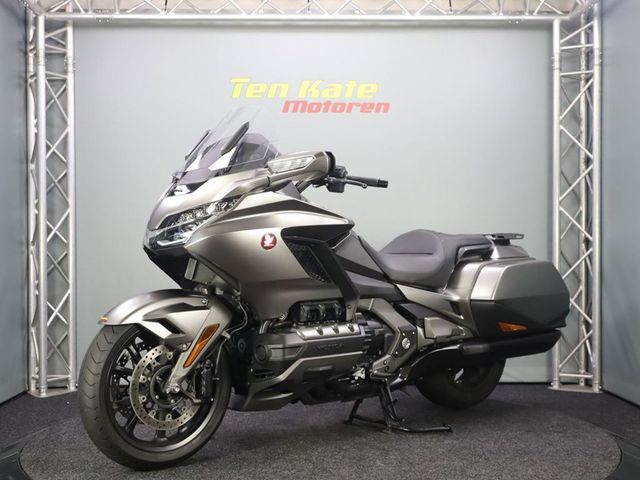 honda - gl-1800-goldwing-f6b