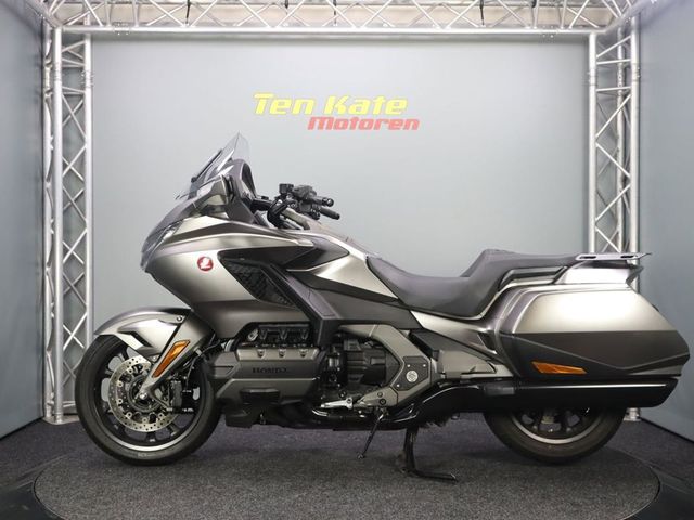 honda - gl-1800-goldwing-f6b