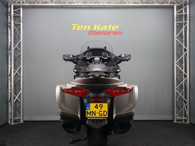 honda - gl-1800-goldwing-f6b