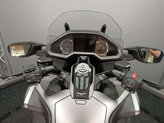 honda - gl-1800-goldwing-f6b