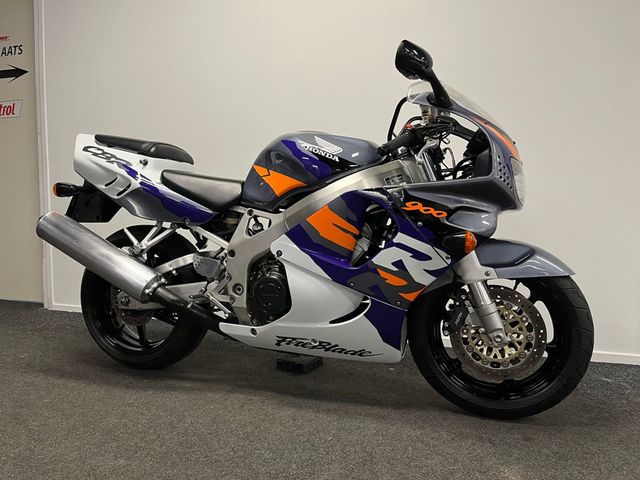 honda - cbr-900-rr-fireblade