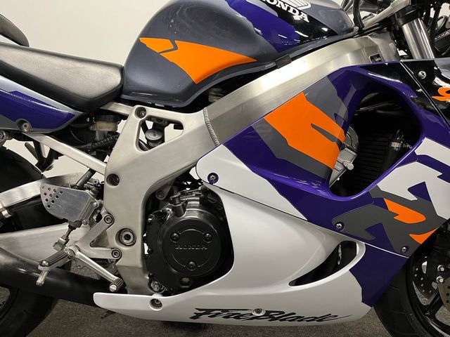 honda - cbr-900-rr-fireblade