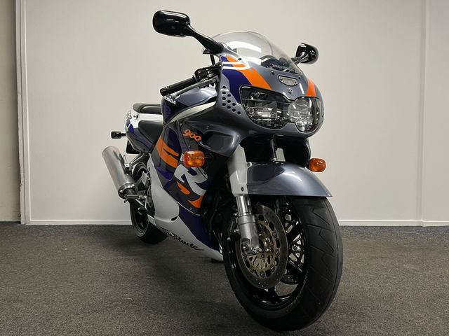 honda - cbr-900-rr-fireblade