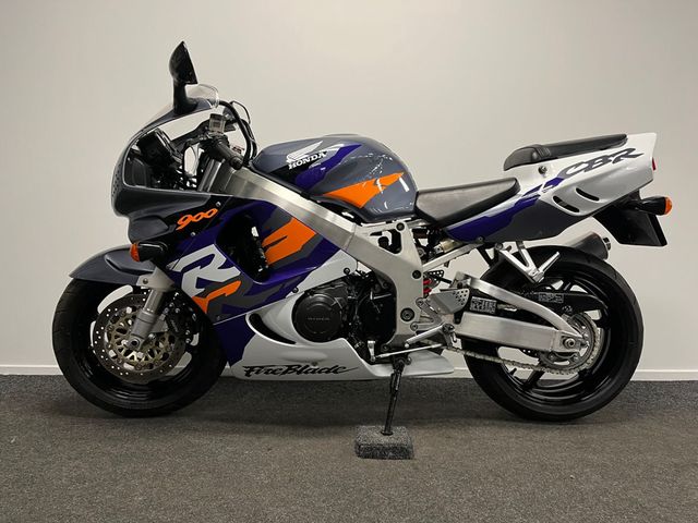 honda - cbr-900-rr-fireblade
