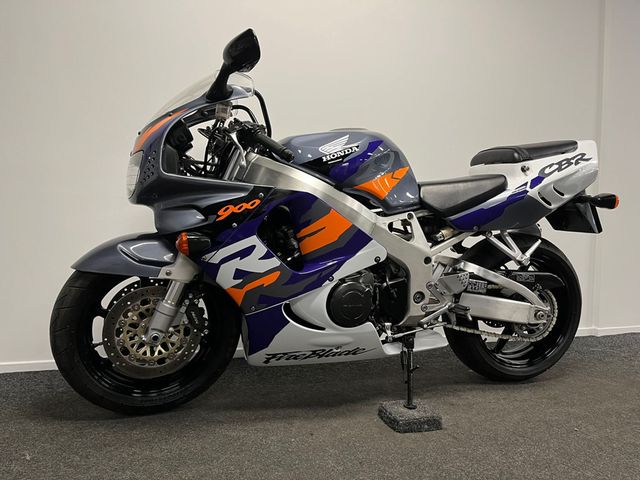 honda - cbr-900-rr-fireblade