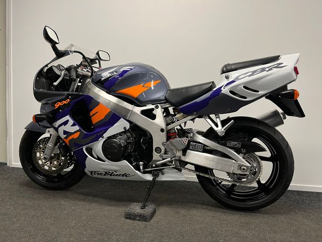 honda - cbr-900-rr-fireblade