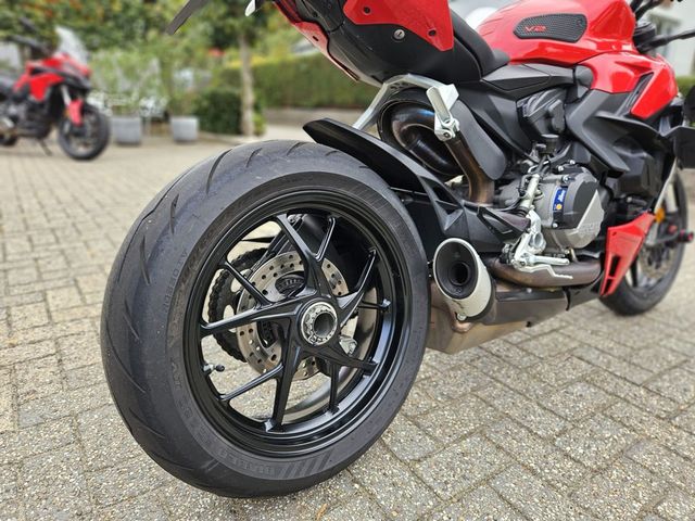 ducati - streetfighter-v2