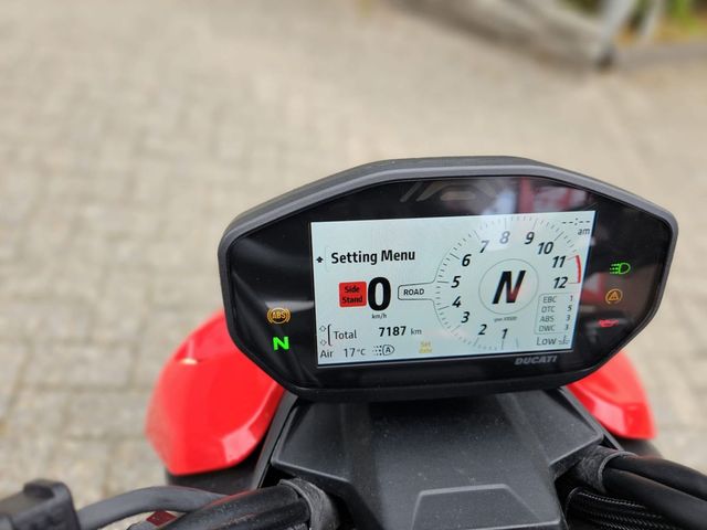 ducati - streetfighter-v2