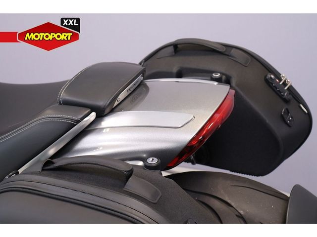 triumph - rocket-3-gt