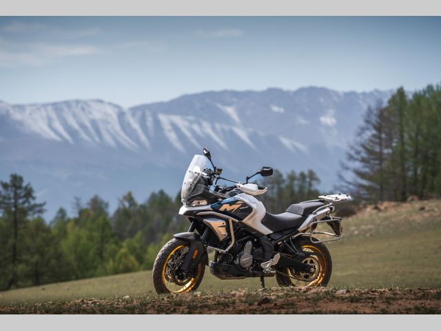 cfmoto - 700-mt-adventure