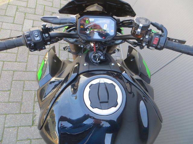 kawasaki - z900-se-performance