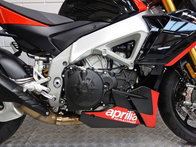 aprilia - tuono--v4-1100-factory