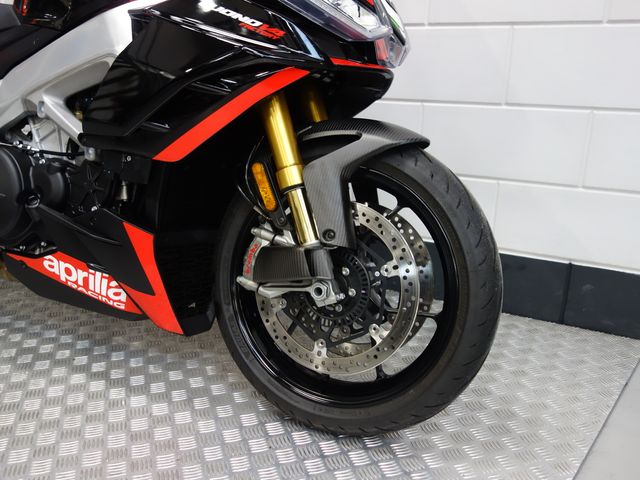 aprilia - tuono--v4-1100-factory