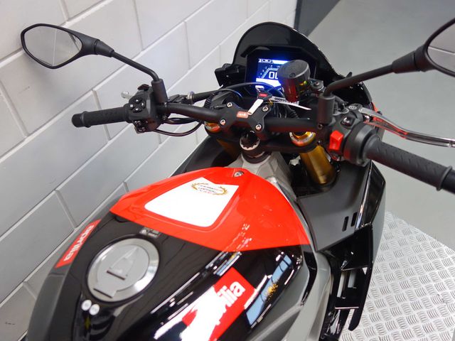 aprilia - tuono--v4-1100-factory