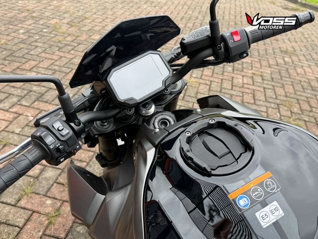 kawasaki - z900