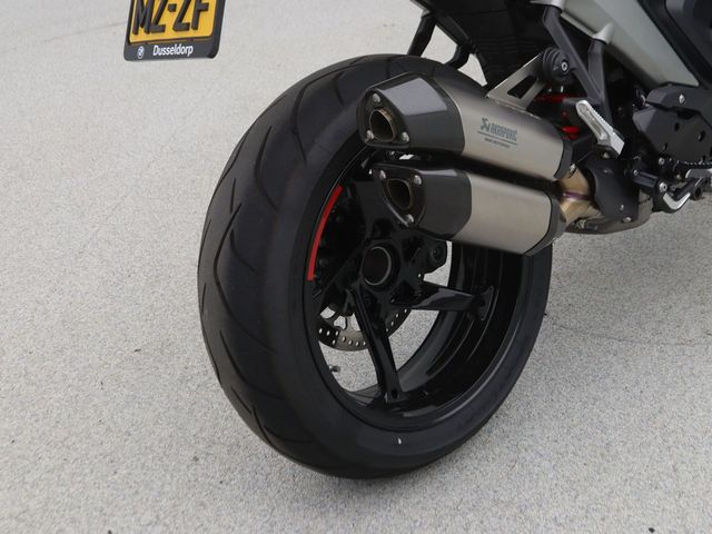 bmw - r-1300-rs