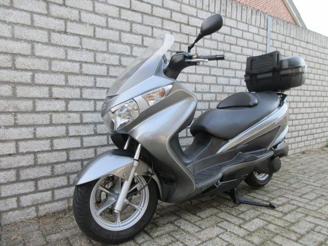 suzuki - burgman-200