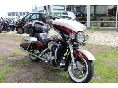 HARLEY-DAVIDSON ELECTRA GLIDE SCREAMIN EAGLE FLHTCSE – foto 3
