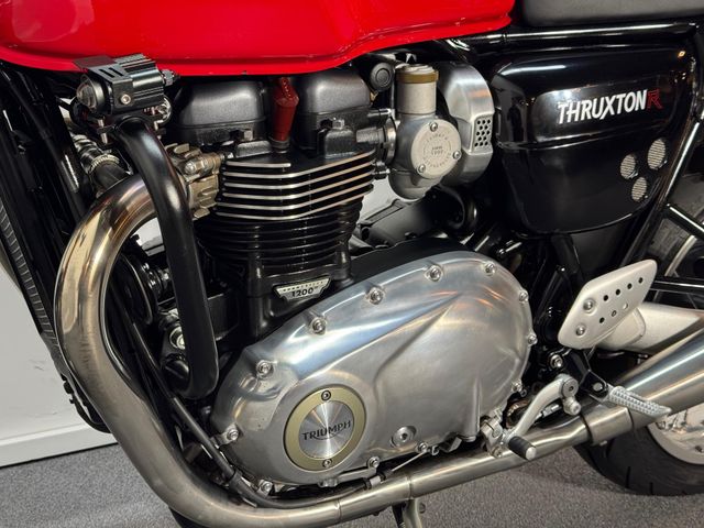triumph - thruxton-1200-r