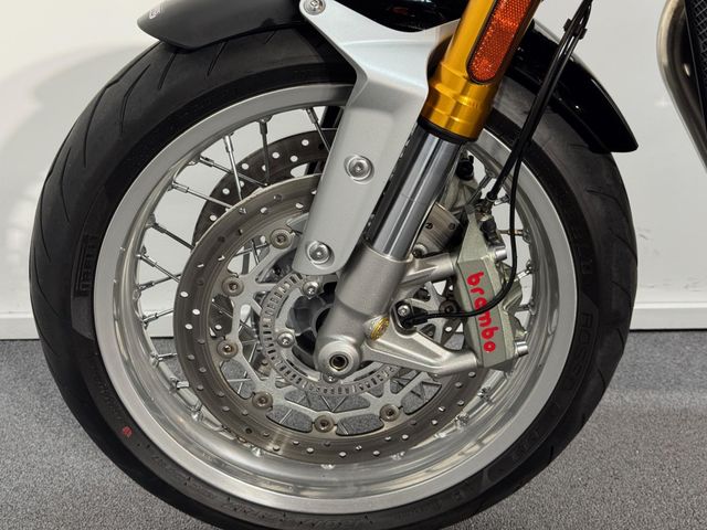 triumph - thruxton-1200-r