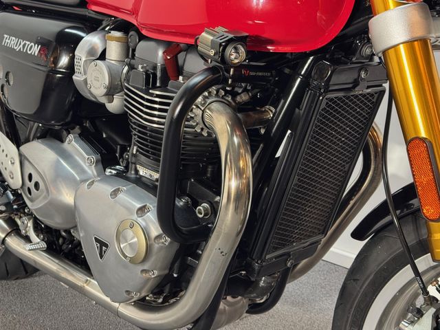 triumph - thruxton-1200-r