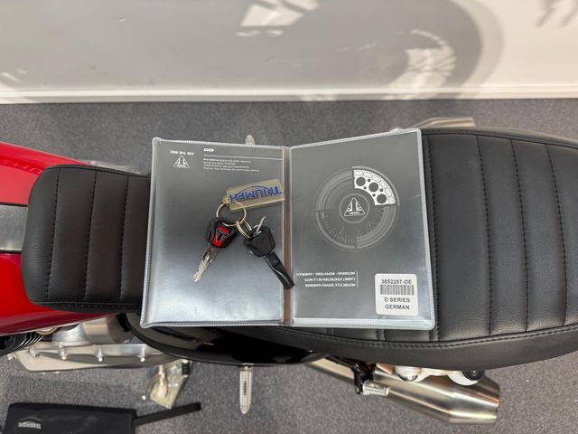 triumph - thruxton-1200-r