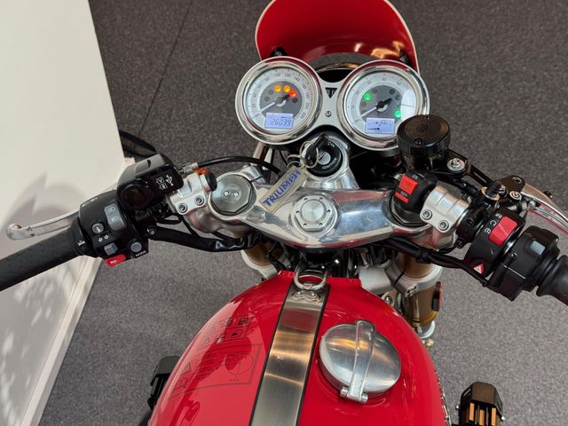 triumph - thruxton-1200-r