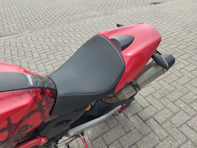 ducati - monster-696