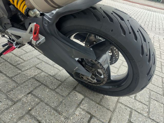 ducati - monster-696