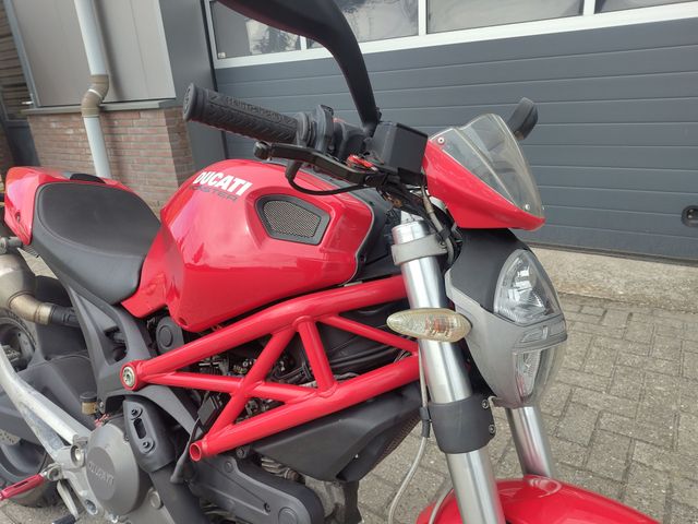 ducati - monster-696