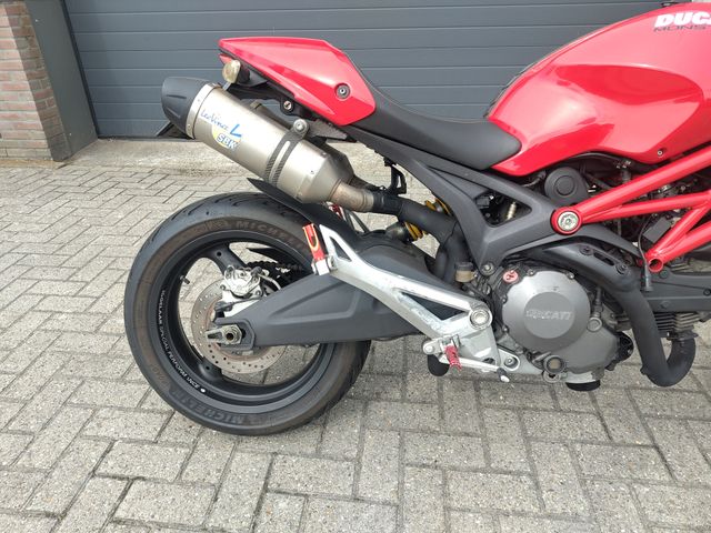 ducati - monster-696
