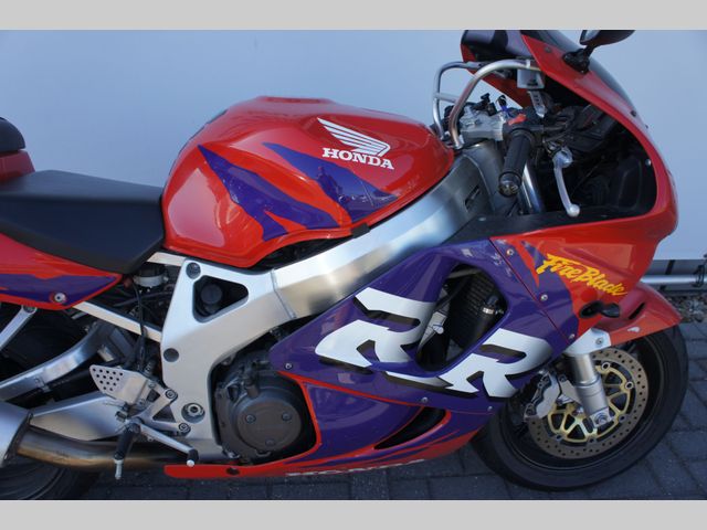 honda - cbr-900-rr-fireblade