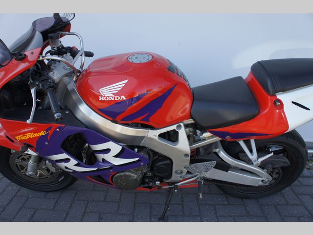 honda - cbr-900-rr-fireblade